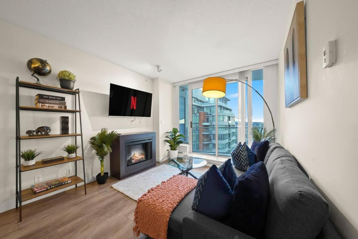 Holiday home Dazzling By Stadium Downtown With Free Parking *
