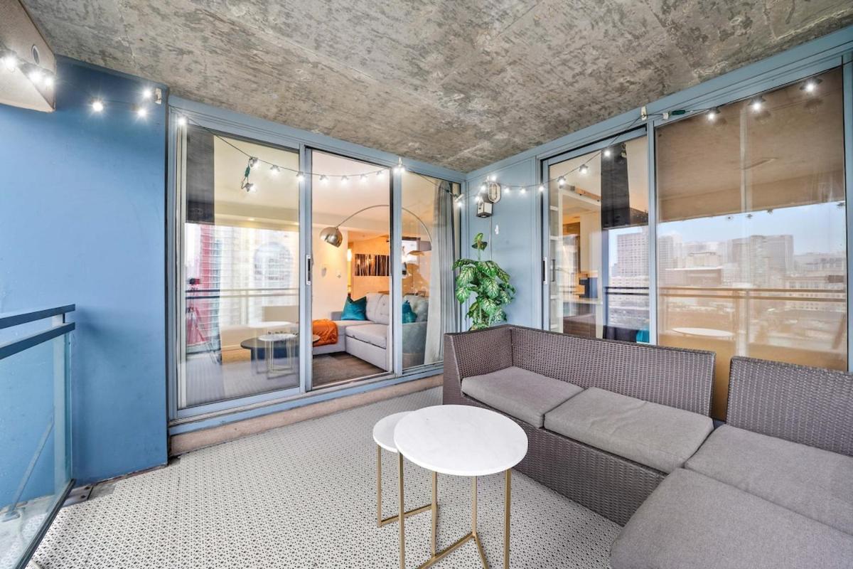 Apartment Beautiful 2 Bedroom Dt With Free Parking Vancouver