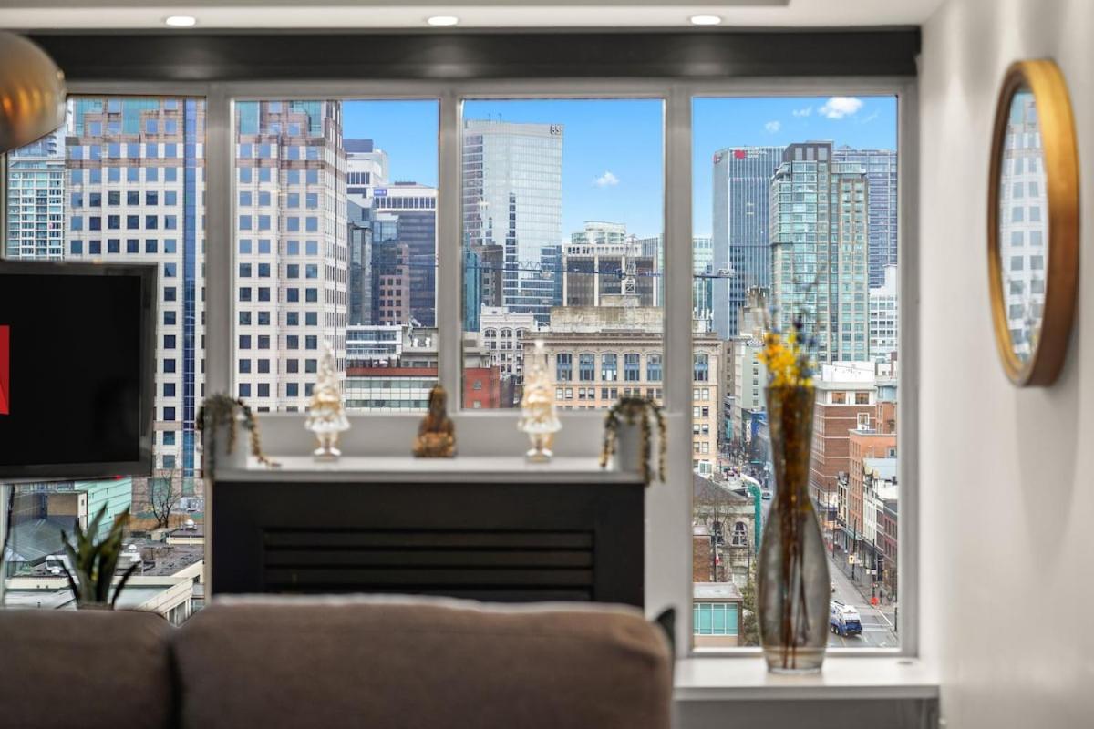 Beautiful 2 Bedroom Dt With Free Parking *