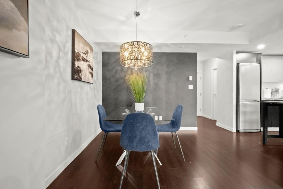 Serene And Chic Townhome By Dt With Free Parking