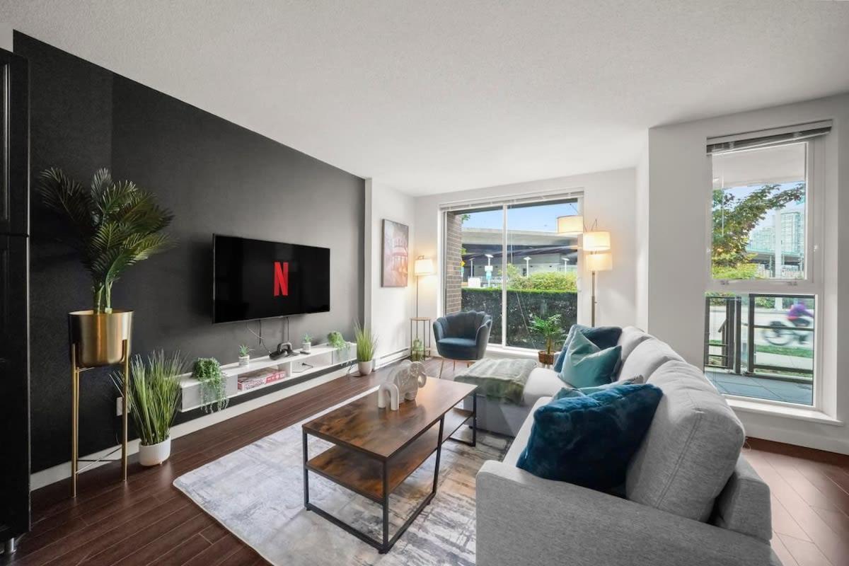 Serene And Chic Townhome By Dt With Free Parking Apartment Vancouver