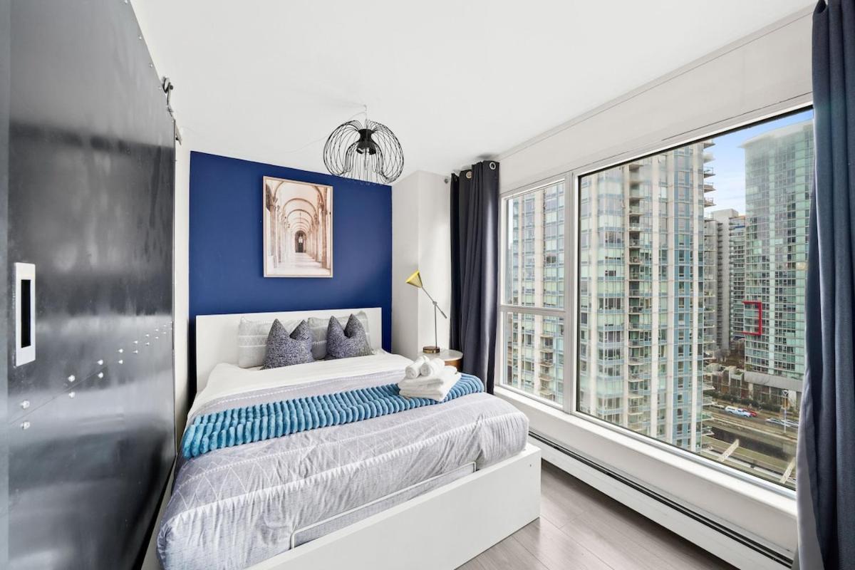 Beautiful 2 Bedroom Dt With Free Parking Apartment