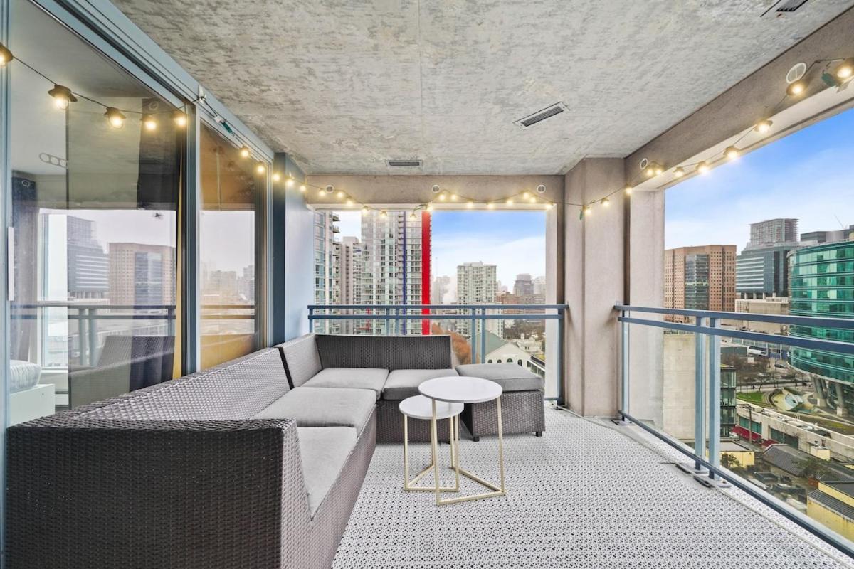 Apartment Beautiful 2 Bedroom Dt With Free Parking