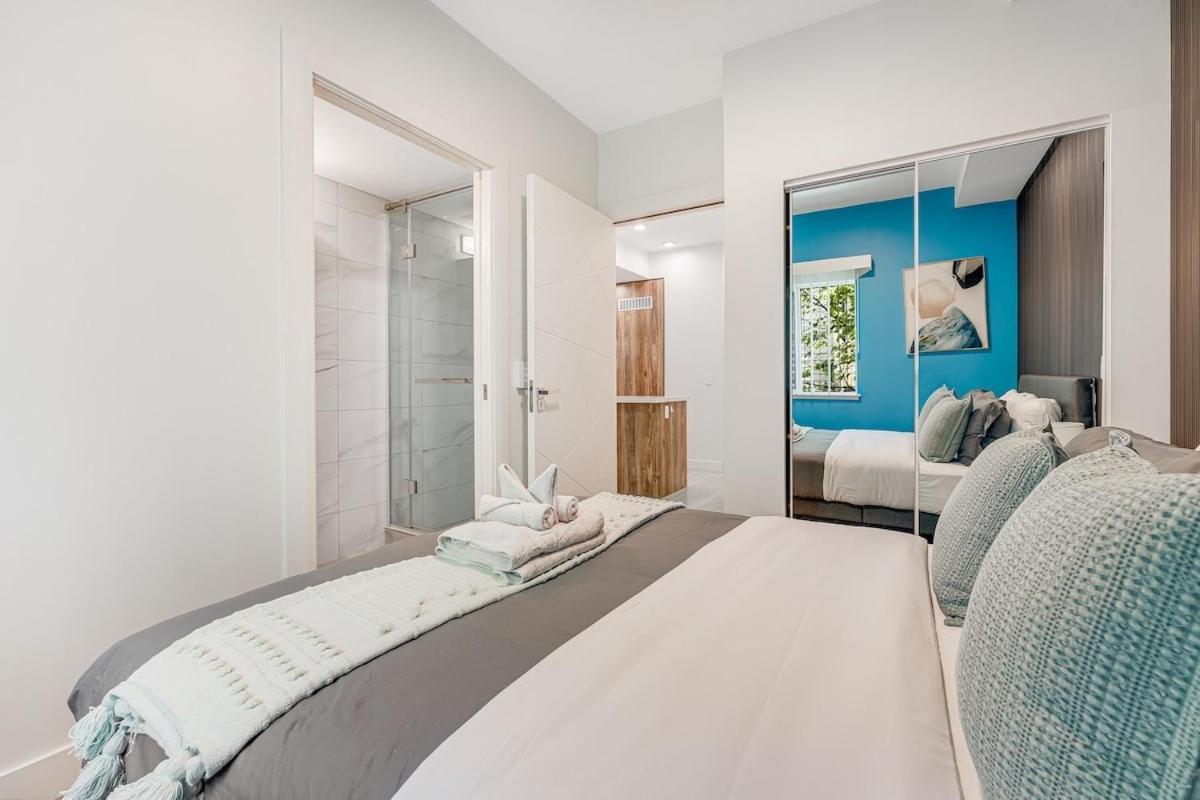 Apartment Stylish 2br In West End Dt With Free Parking Vancouver