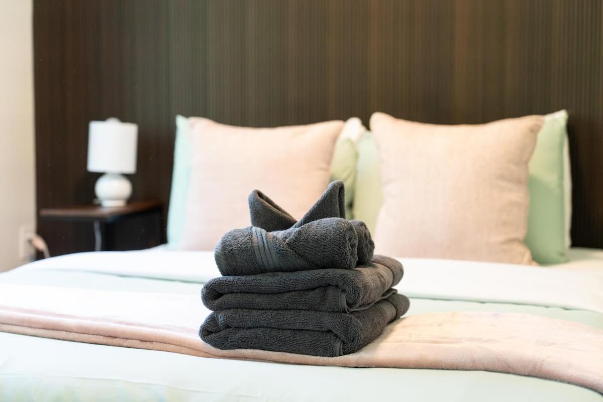 Apartment Stylish 2br In West End Dt With Free Parking Vancouver