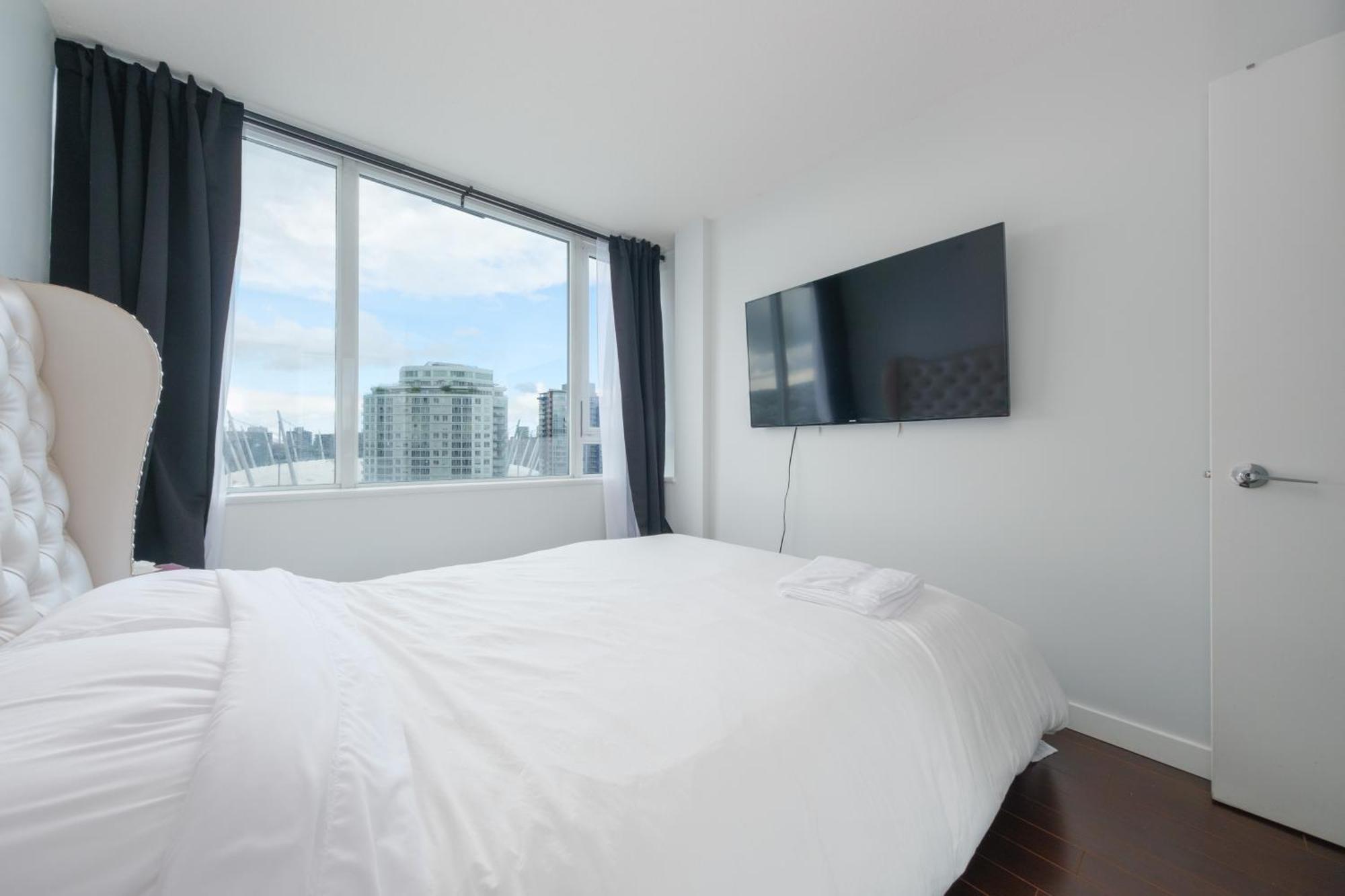 Apartment 1-bedroom With Pool, Jacuzzi & Sauna Vancouver