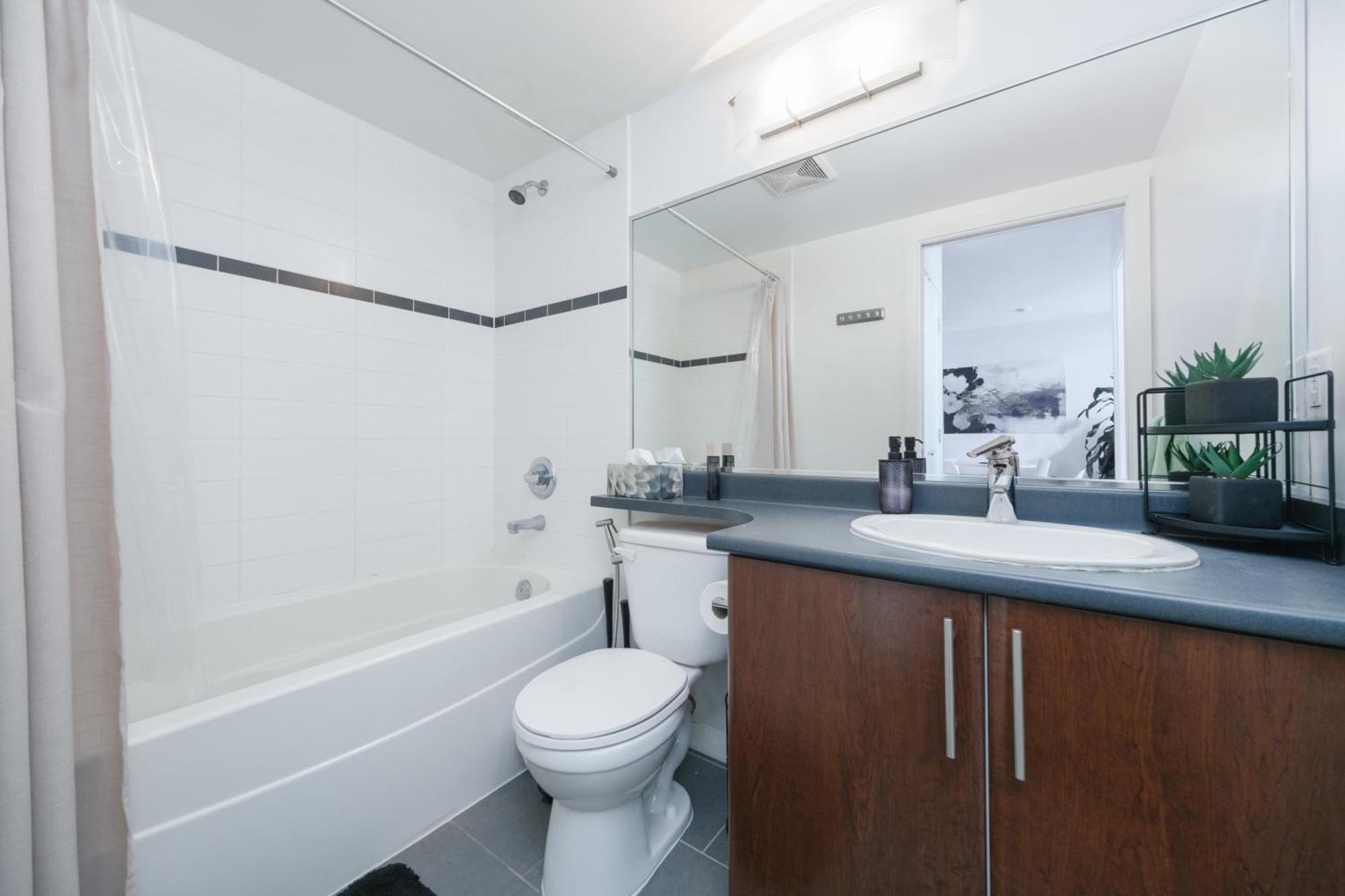 1-bedroom With Pool, Jacuzzi & Sauna Apartment *