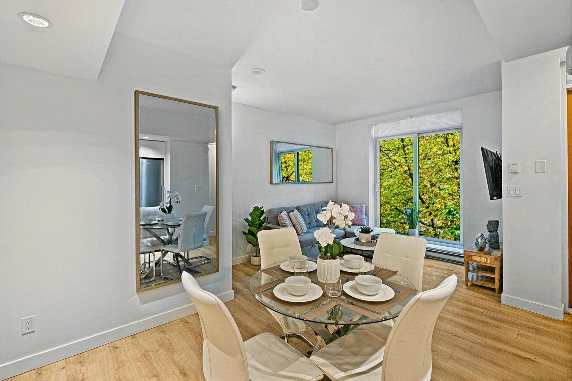Apartment Elegant & Cozy Two-bedroom Duplex In The Heart Of Yaletown *