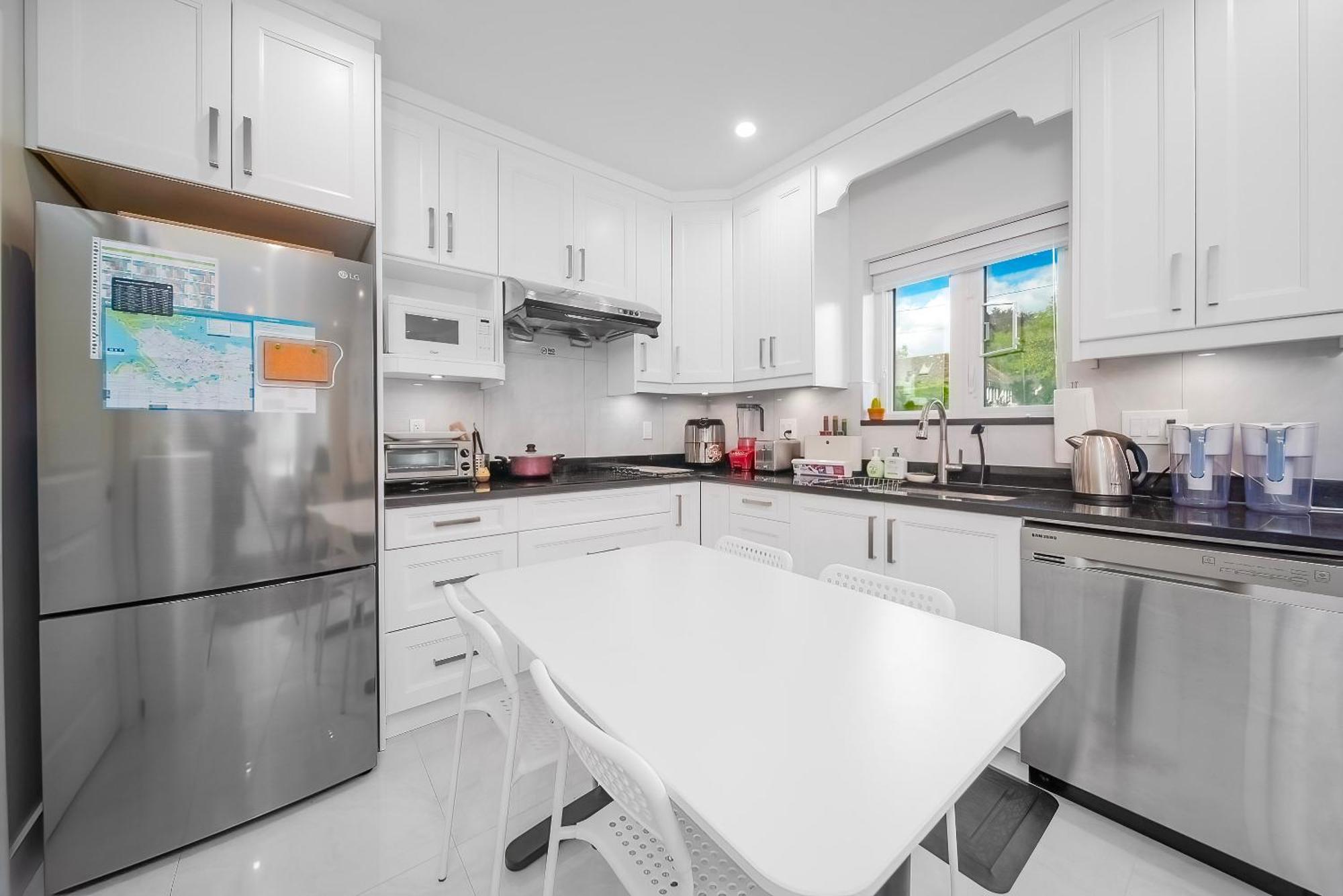 New Laneway House Near Airport, Downtown, Ubc *