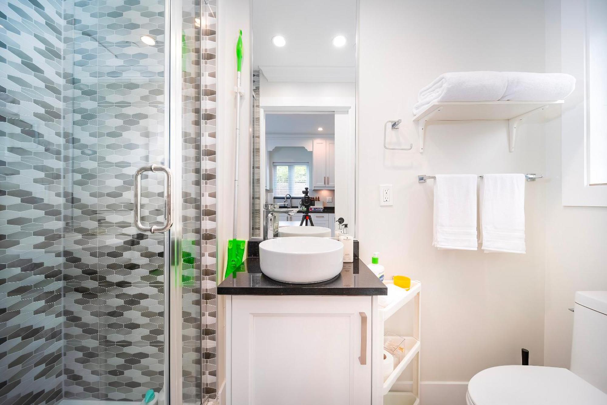 New Laneway House Near Airport, Downtown, Ubc * Vancouver