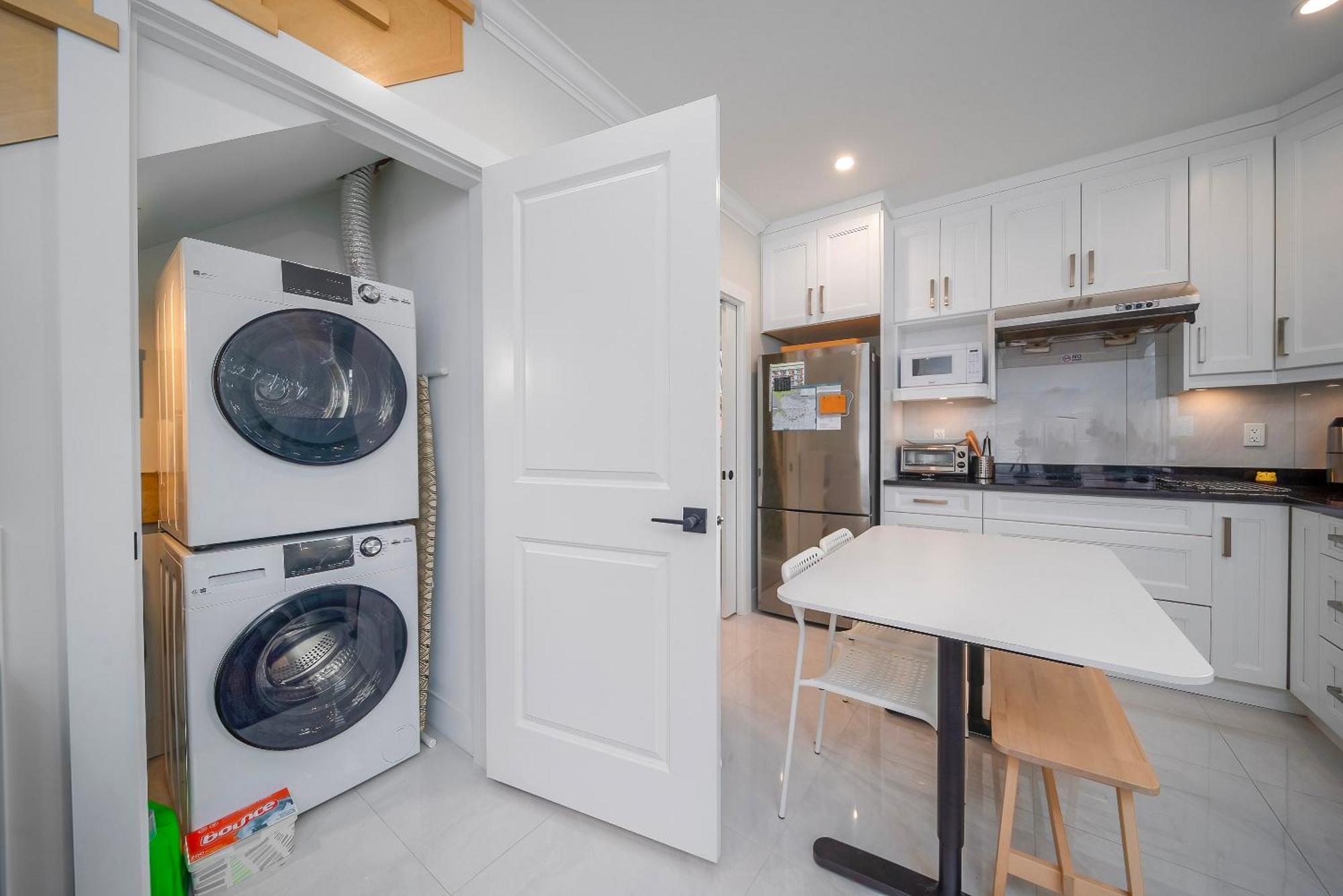 Apartment New Laneway House Near Airport, Downtown, Ubc *