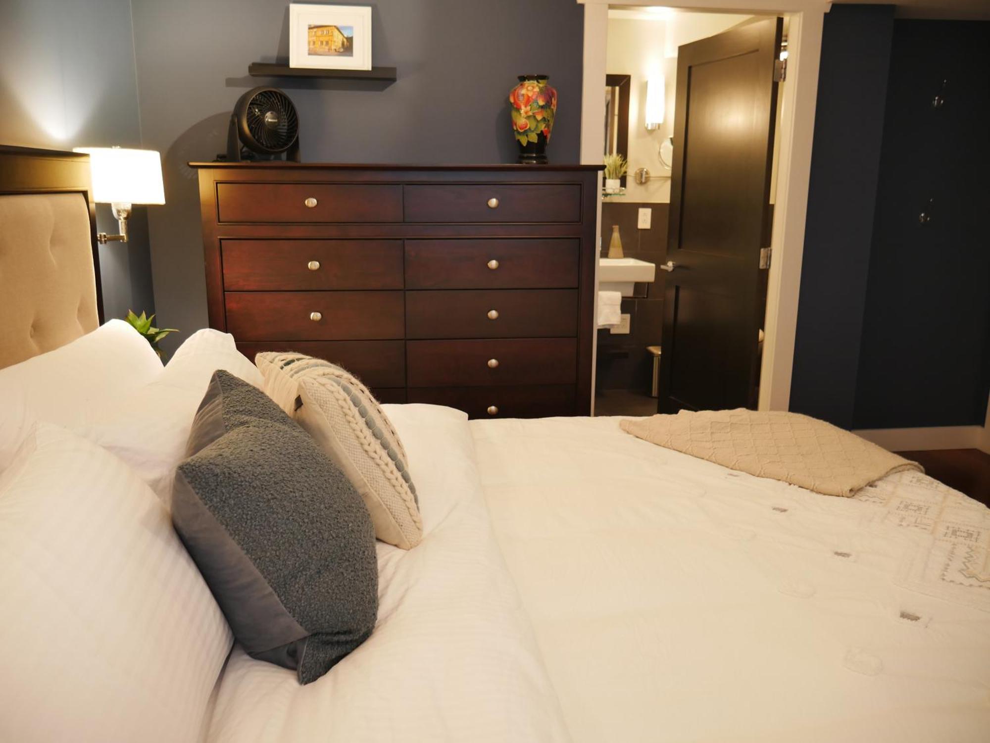 Apartment Kool Kits! Family-run & Near Ubc, Downtown, Nature *