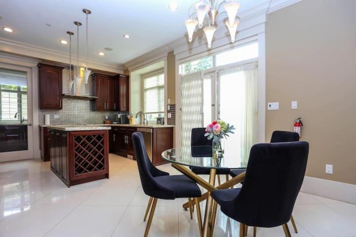 Luxury House With Air-conditioning Five *