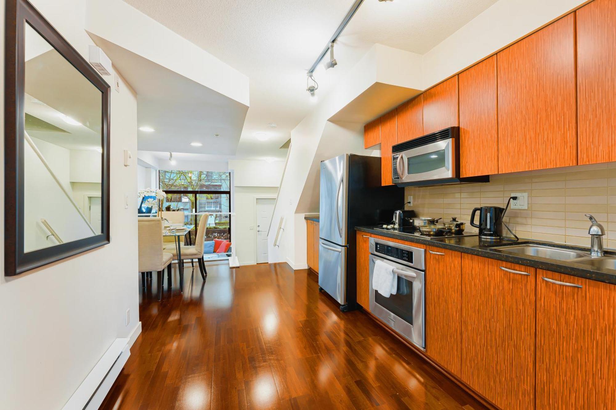Luxury 2-bedroom Duplex In Downtown Hotspot Apartment Vancouver