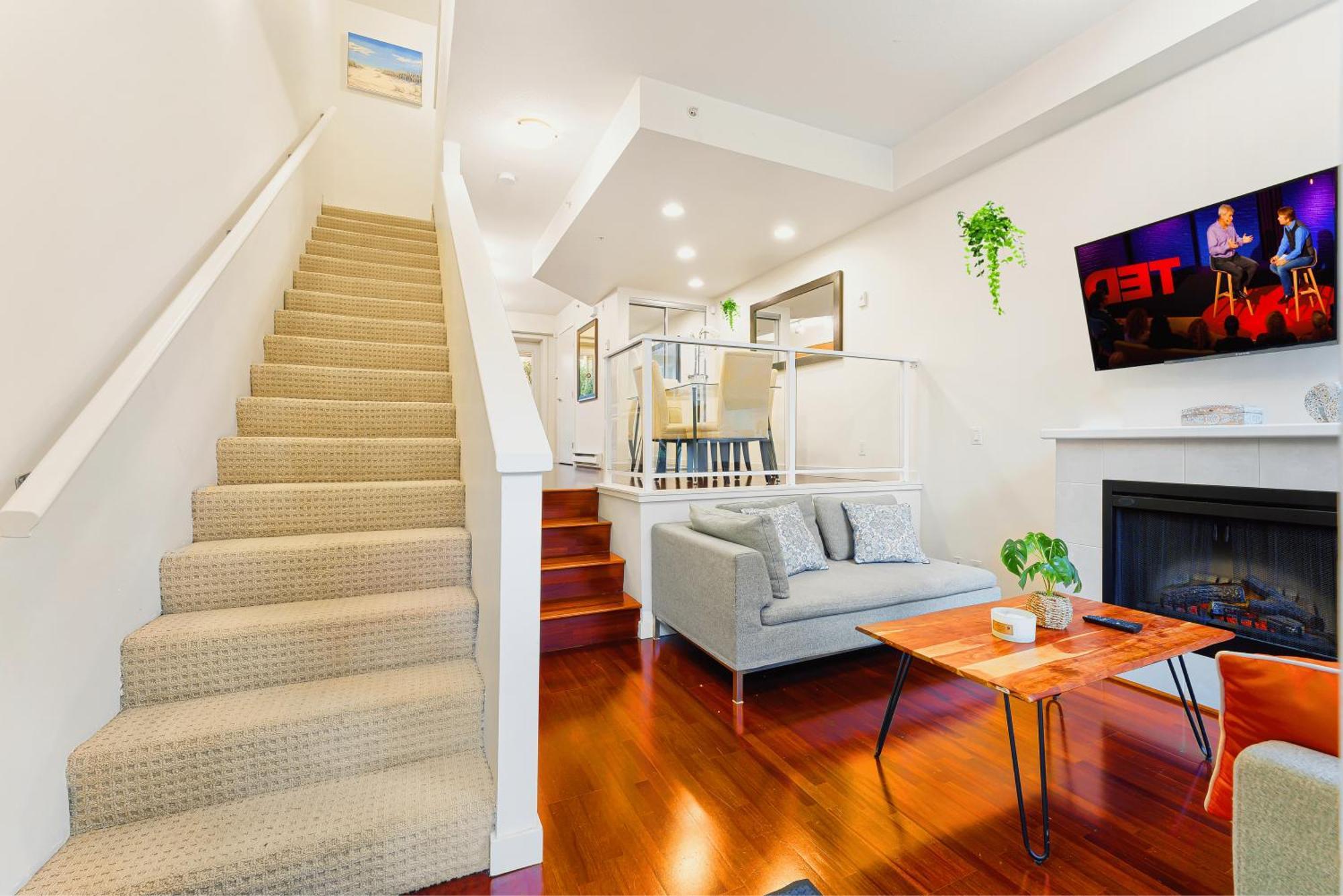 Luxury 2-bedroom Duplex In Downtown Hotspot Apartment Vancouver