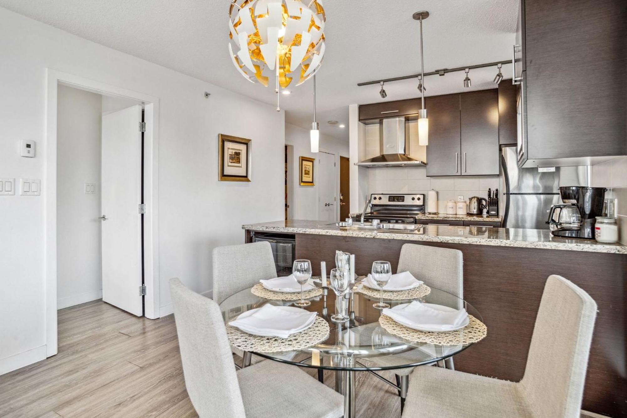 The Altitude,luxury At Its * Vancouver