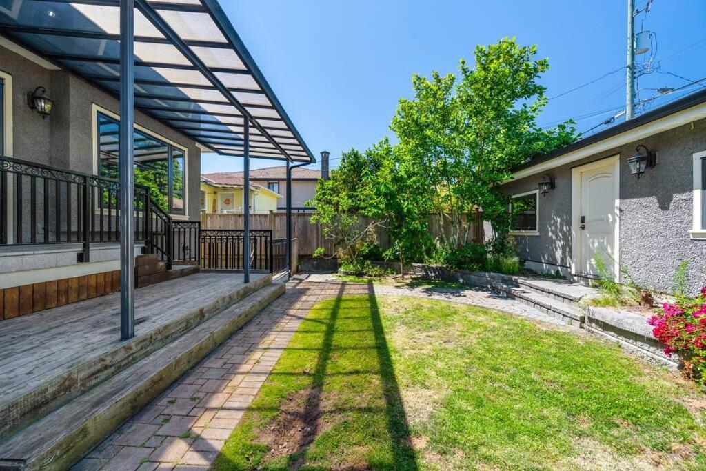 Luxury 4-bedroom Family Villa Vancouver