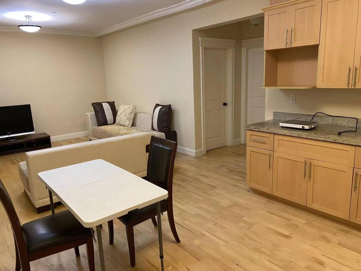 Guest house Spacious & Cozy 2 Bd In Heart Of