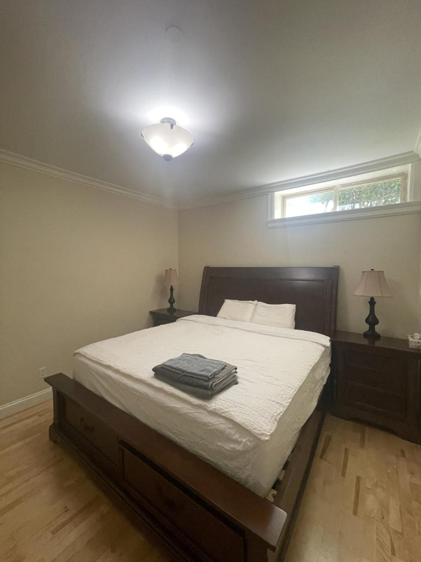 Spacious & Cozy 2 Bd In Heart Of