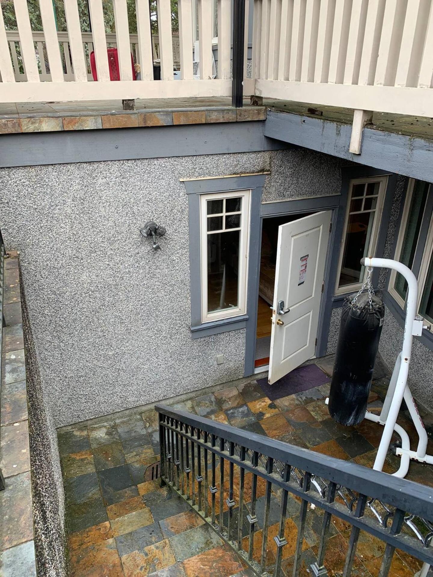 Spacious & Cozy 2 Bd In Heart Of