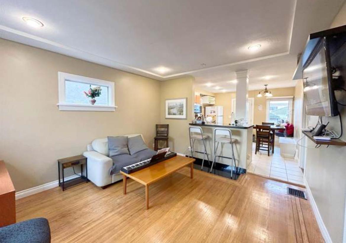 A Near Downtown And Airport * Vancouver