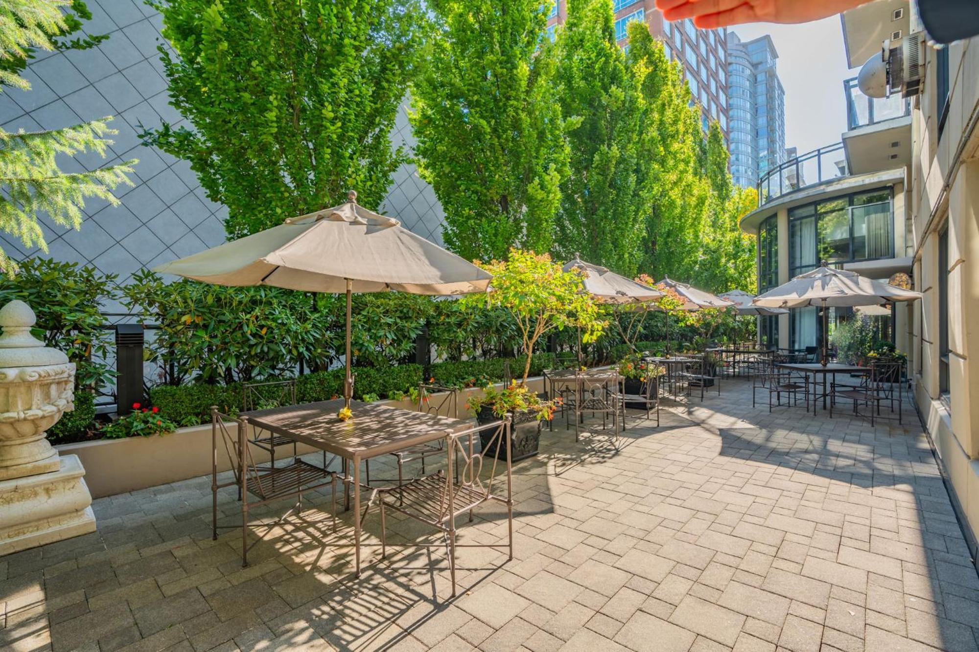 Apartment Large Central Downtown Condo, Cbd 3 Bedrooms Vancouver