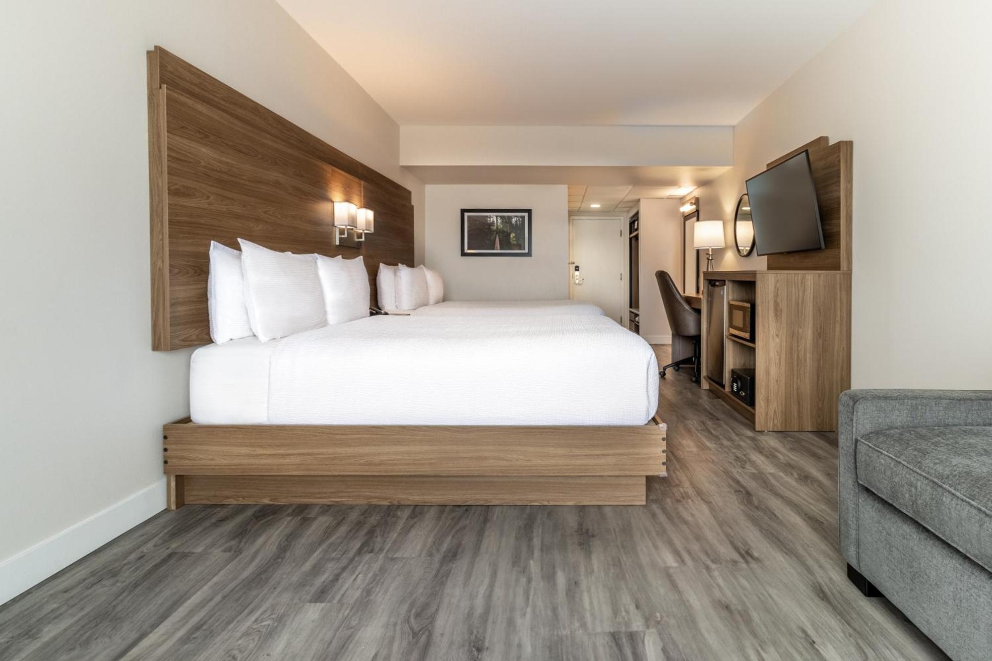 Atrium Hotel