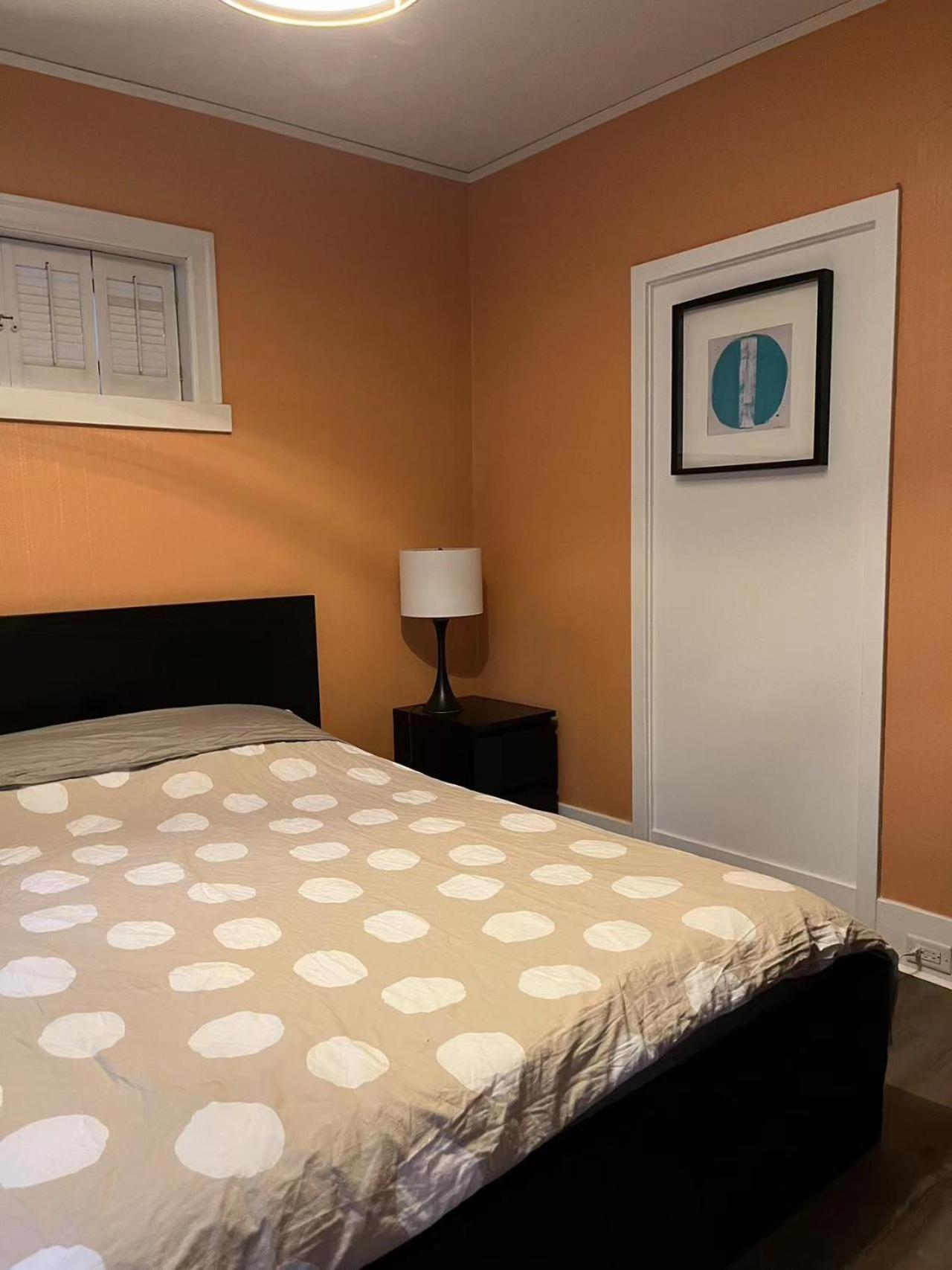Charming Garden Retreat In Prime Van Location Holiday home *