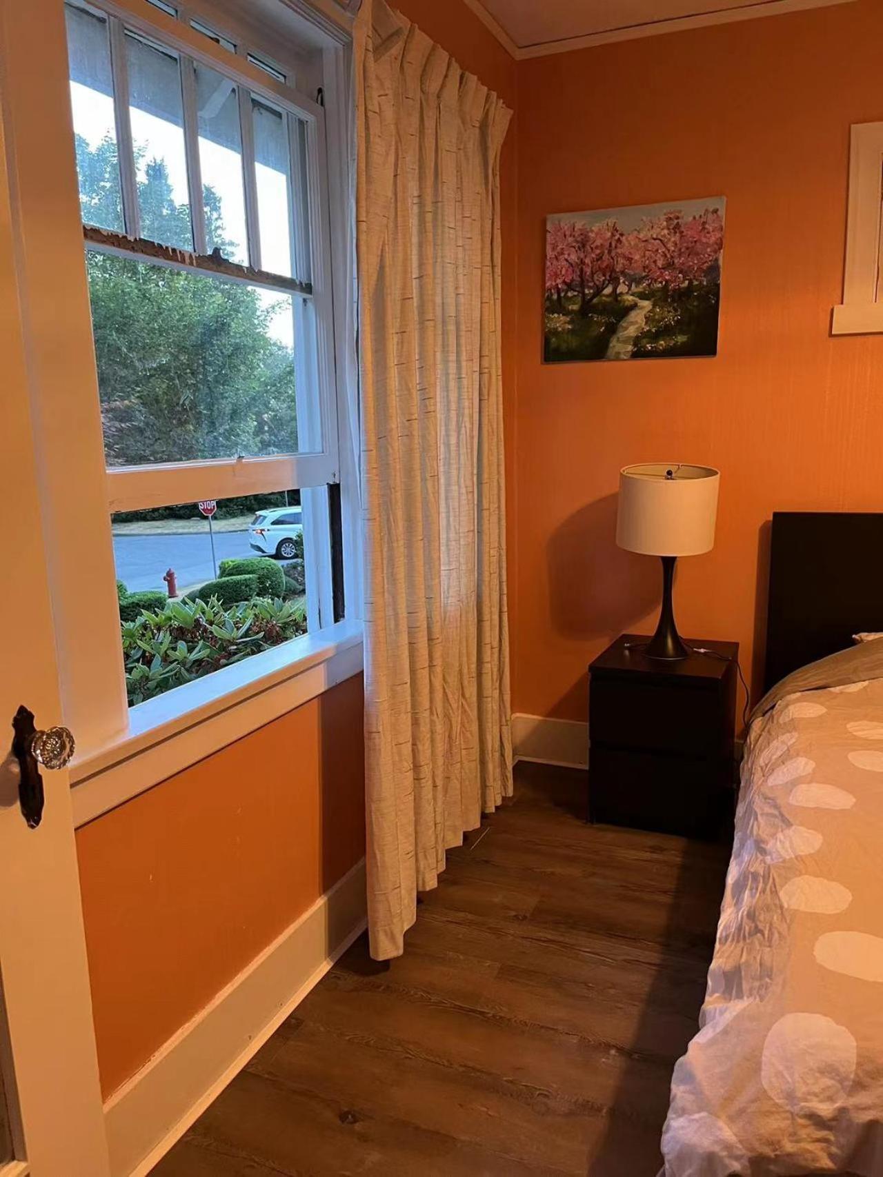 Holiday home Charming Garden Retreat In Prime Van Location Vancouver