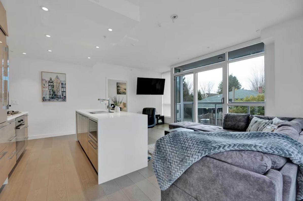 2-bedroom In Central Location *