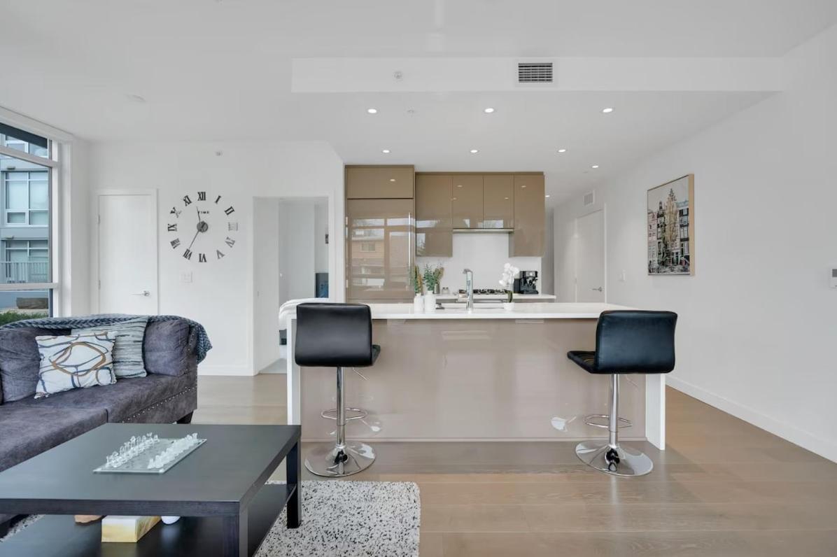 2-bedroom In Central Location Apartment Vancouver