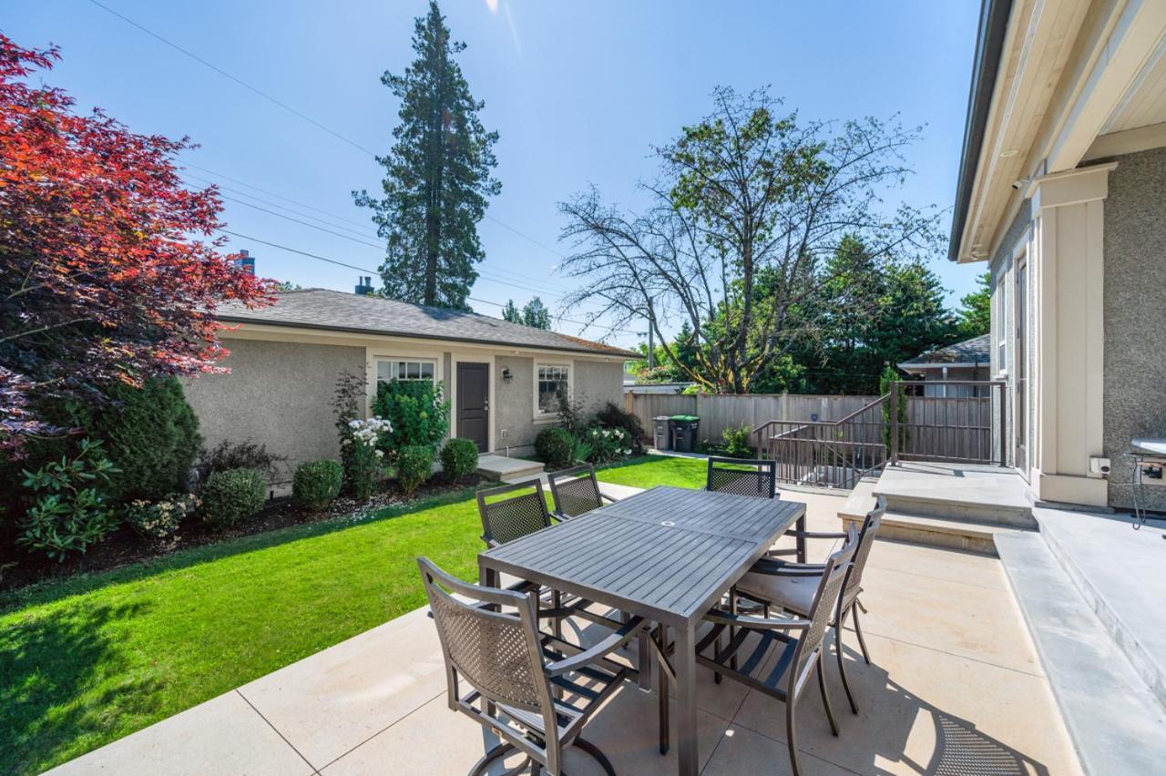 Elegant With Private Bathroom Vancouver