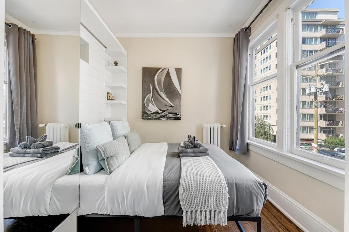 Chic 2br In West End Downtown With Parking * Vancouver