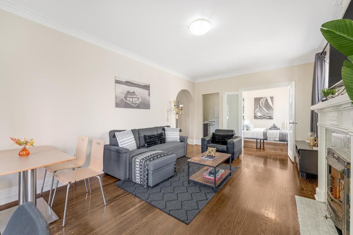 Chic 2br In West End Downtown With Parking Vancouver