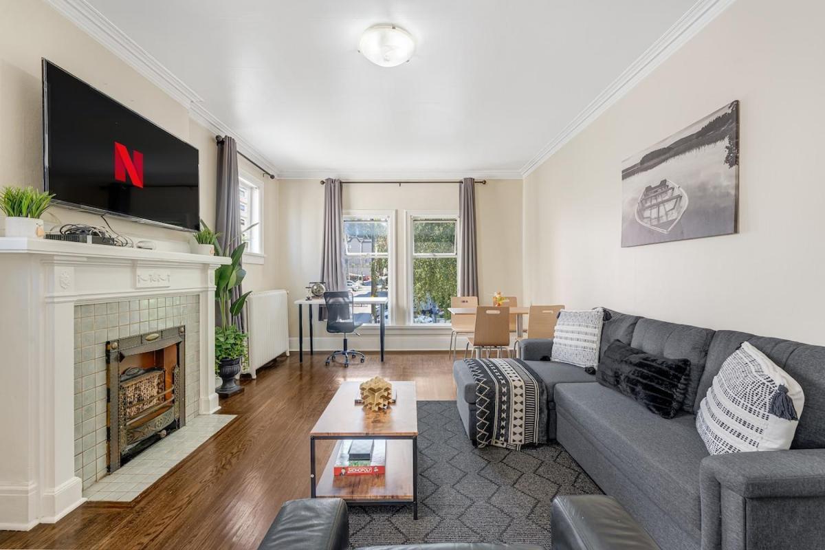 Chic 2br In West End Downtown With Parking