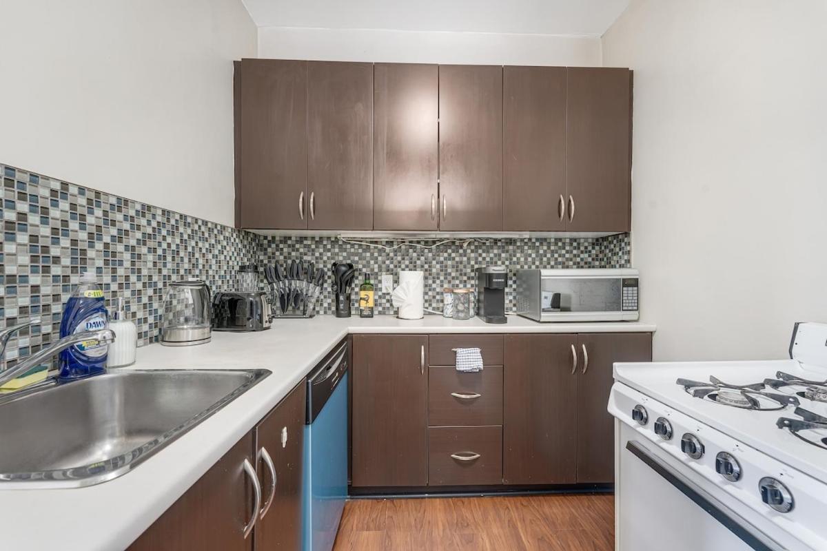 Apartment Chic 2br In West End Downtown With Parking *