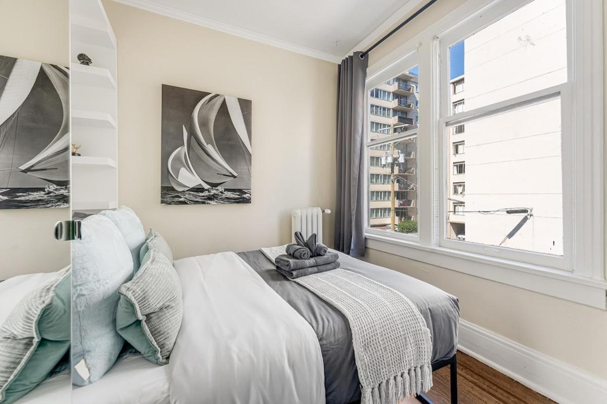 Chic 2br In West End Downtown With Parking