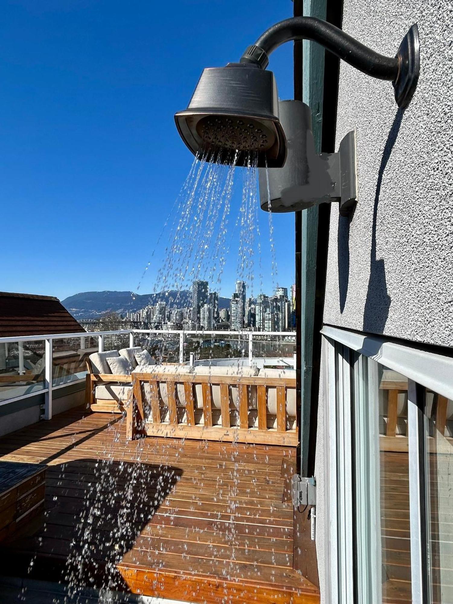 Stunning Views Penthouse * Vancouver