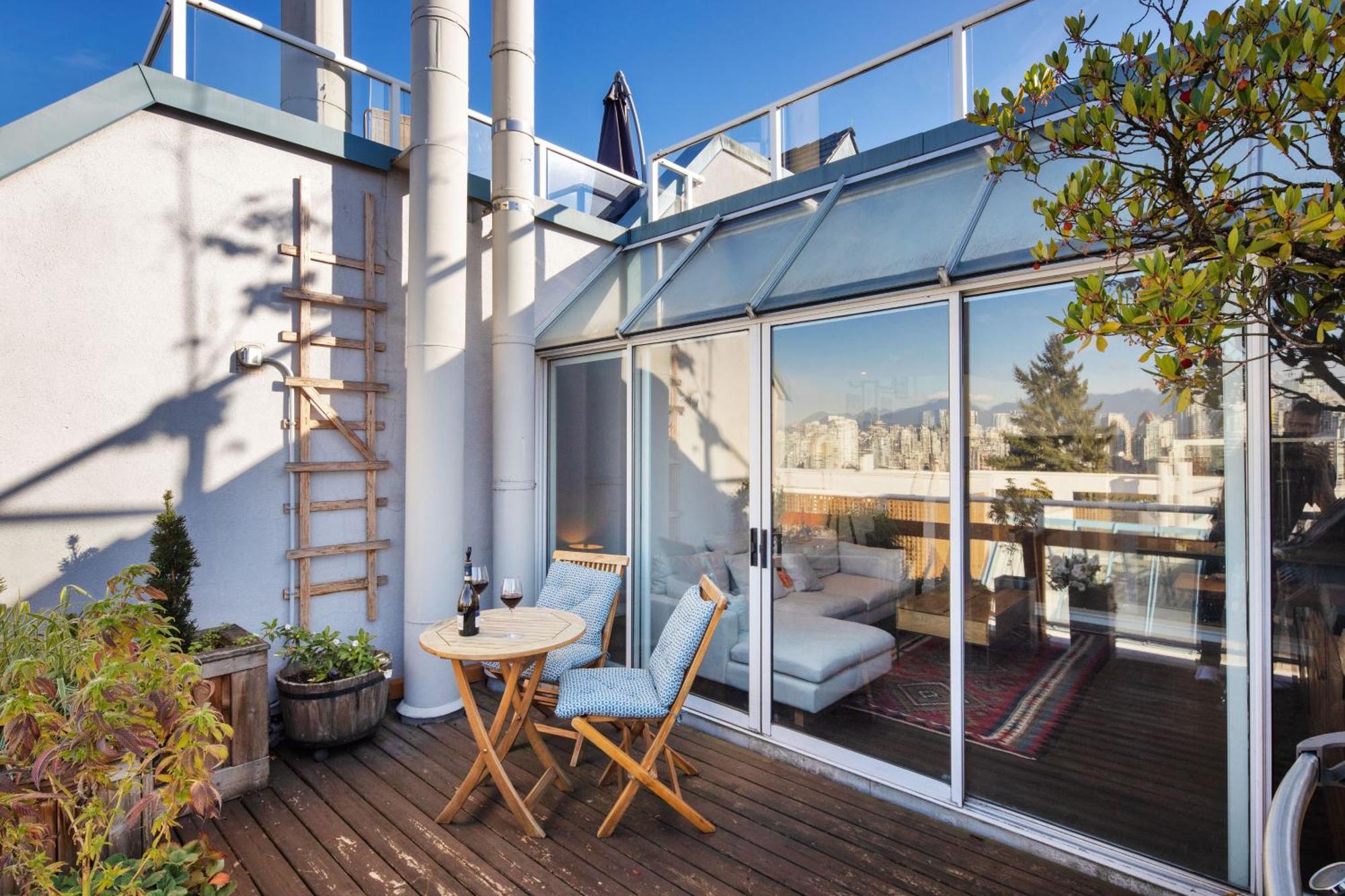 Stunning Views Penthouse * Vancouver