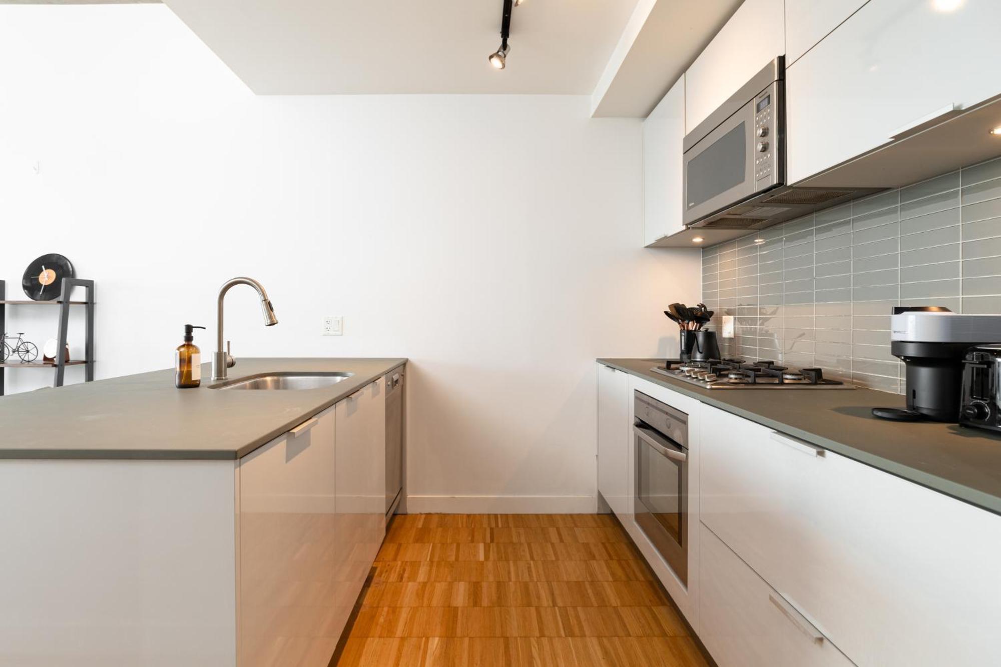 Skyhome In Gastown Amazing Ocean&mountain Views * Vancouver