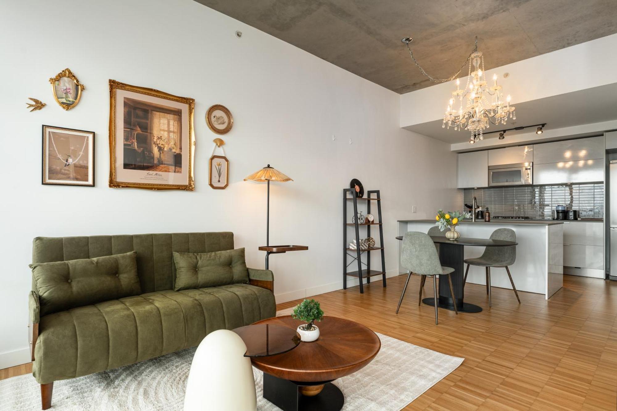 Skyhome In Gastown Amazing Ocean&mountain Views Vancouver