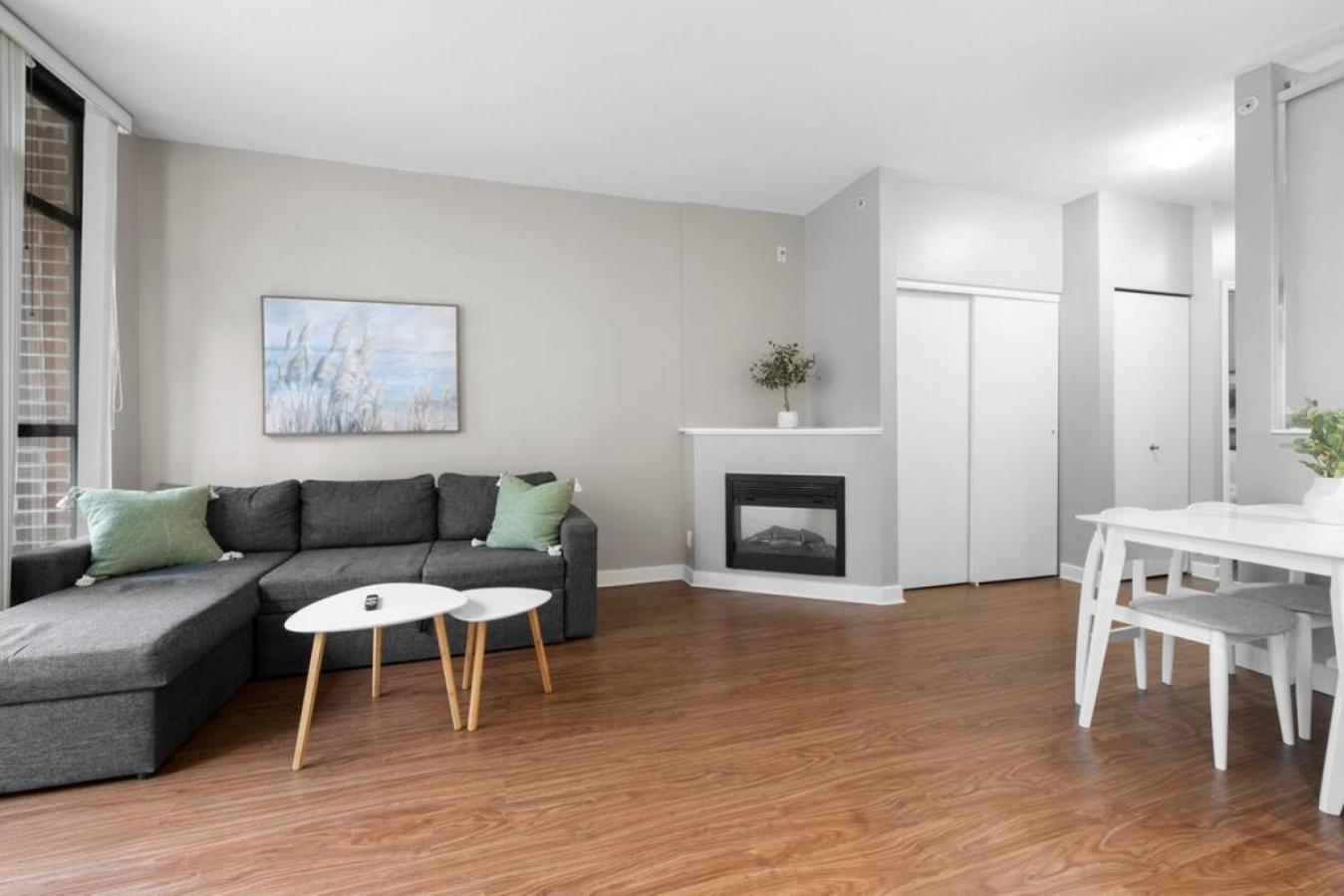 Top Floor Unit On Granville Strip Yaletown Area Holiday home Vancouver