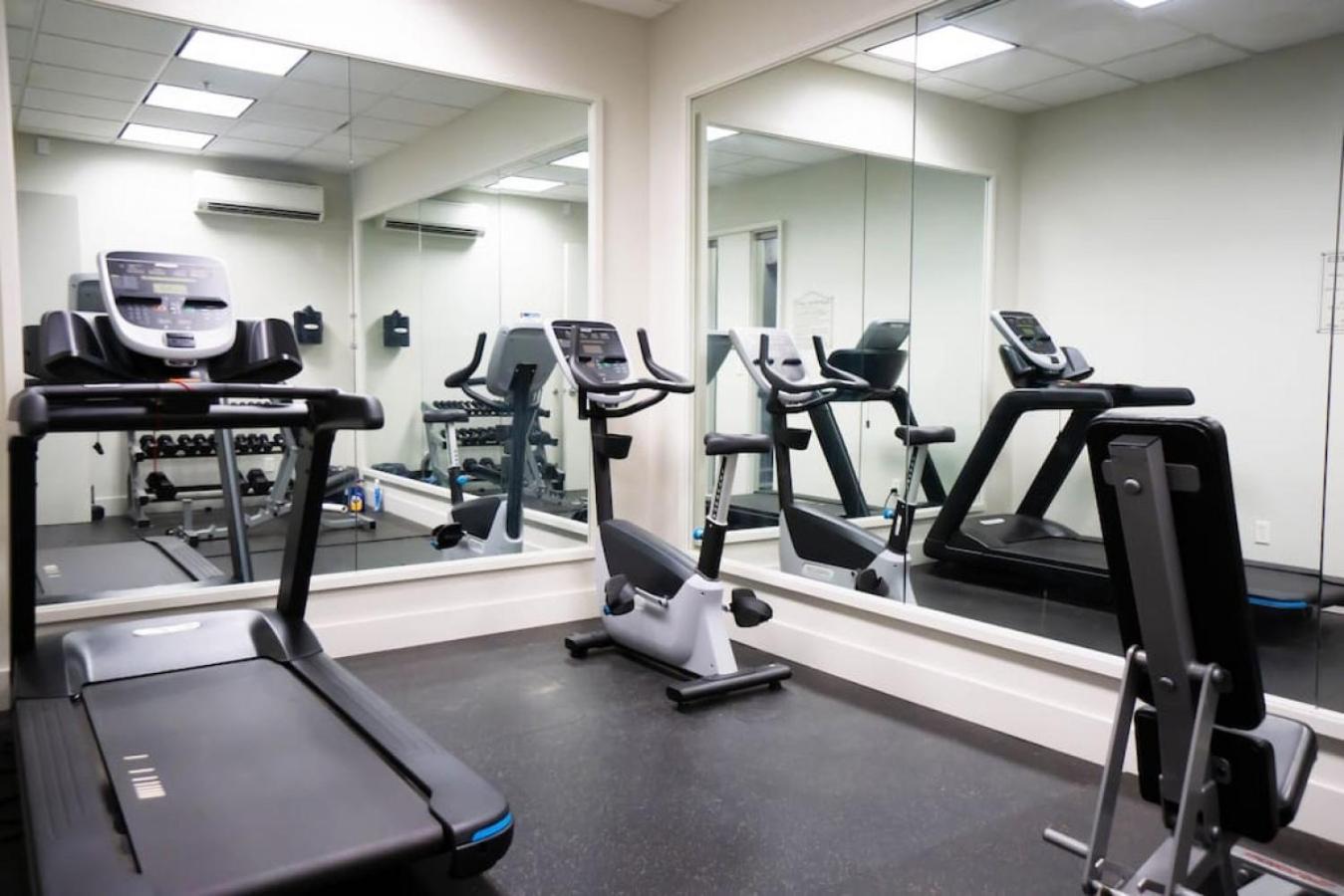 Top Floor Unit On Granville Strip Yaletown Area