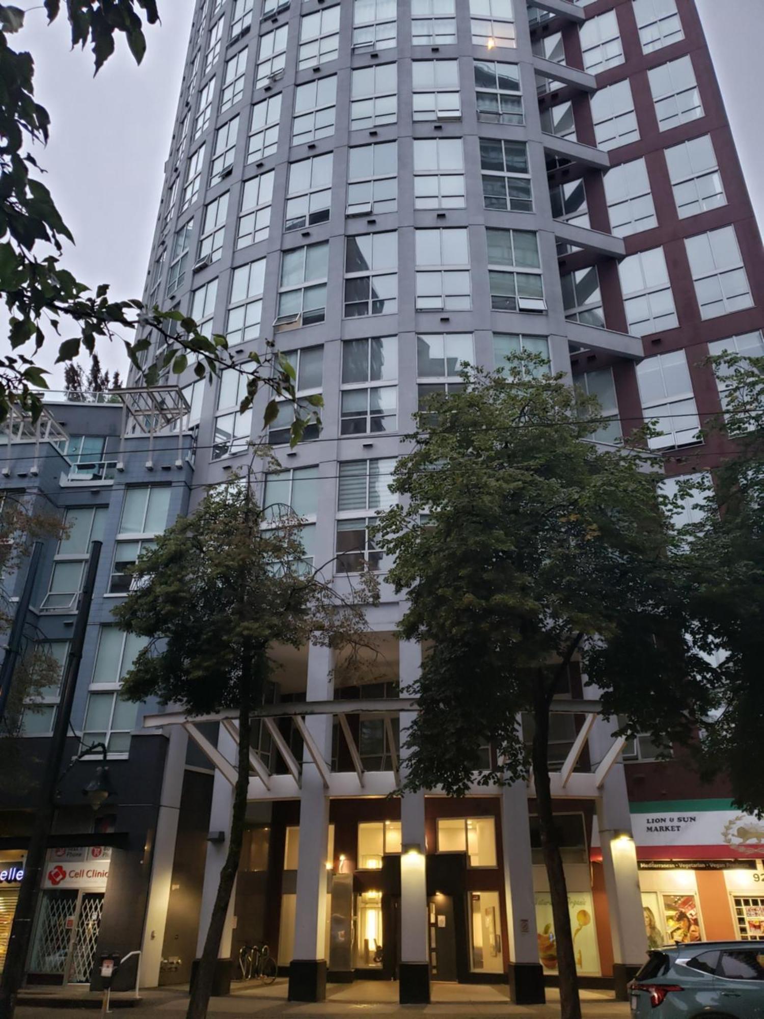 Elegant Unique Downtown Loft, Comfort & Convenience Combined * Vancouver