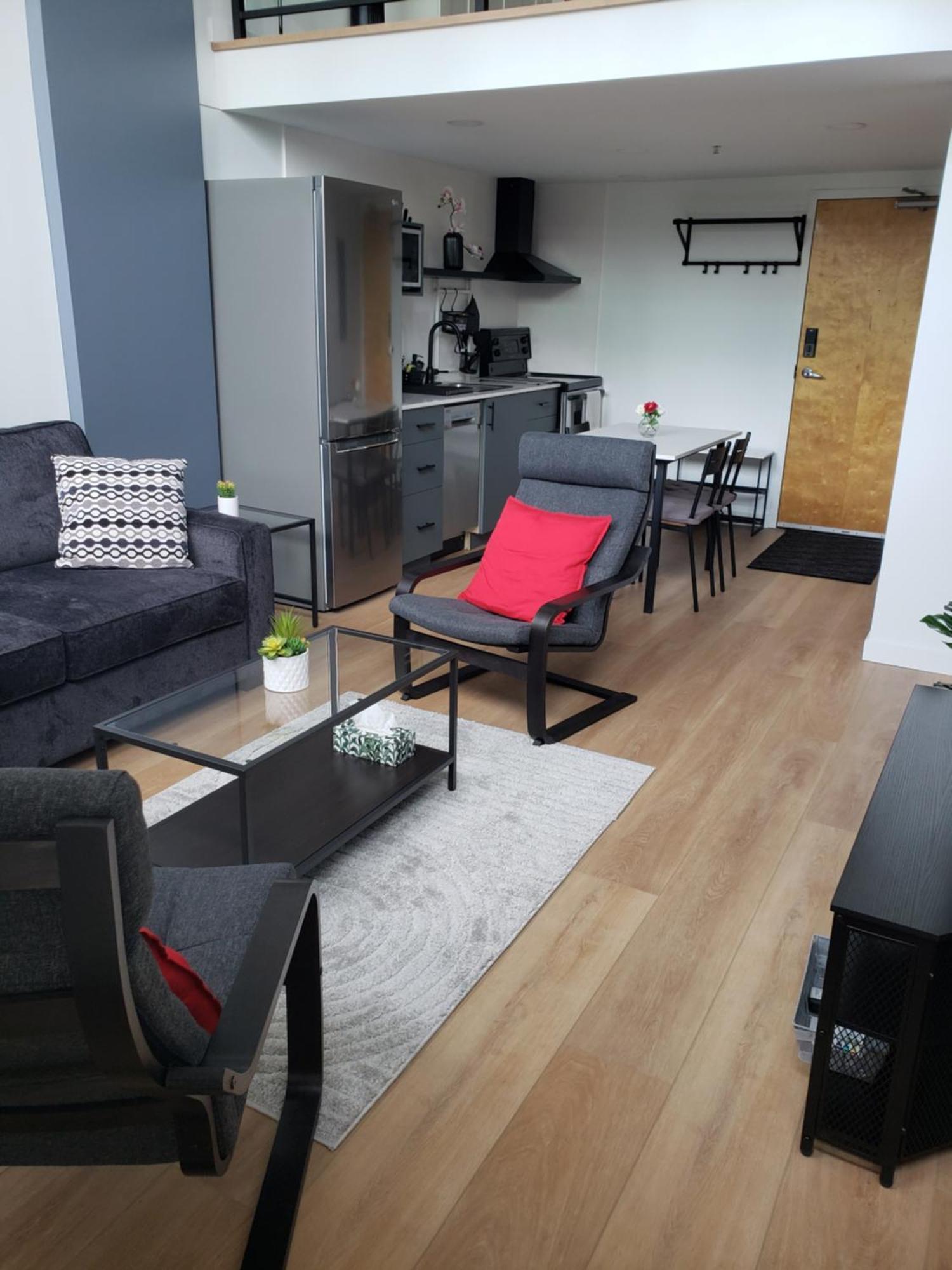 Elegant Unique Downtown Loft, Comfort & Convenience Combined