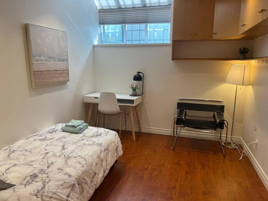 Apartment Chic 2br In West~ubc & Downtown