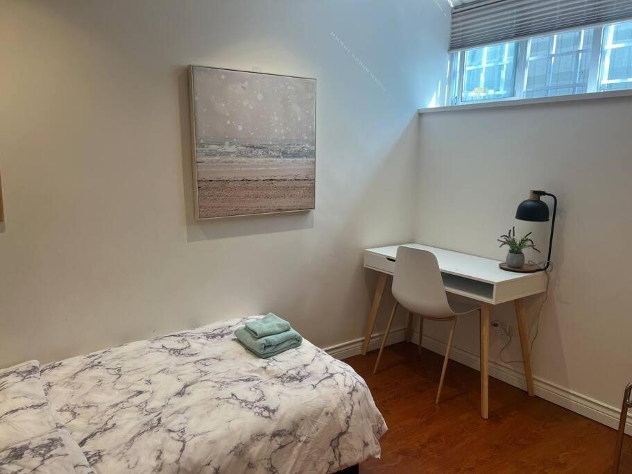 Apartment Chic 2br In West~ubc & Downtown *