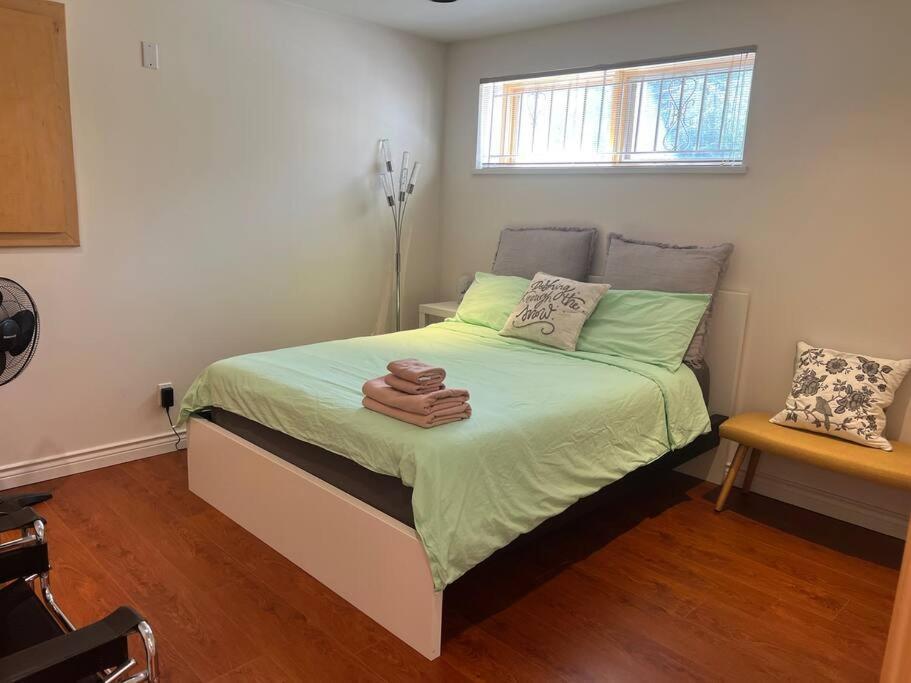 Chic 2br In West~ubc & Downtown