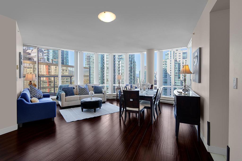 Apartment Gorgeous Harbour Haven - Stylish 3 Bedroom Retreat - The Best Location Downtown! *