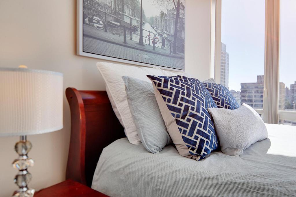 Apartment Gorgeous Harbour Haven - Stylish 3 Bedroom Retreat - The Best Location Downtown! Vancouver